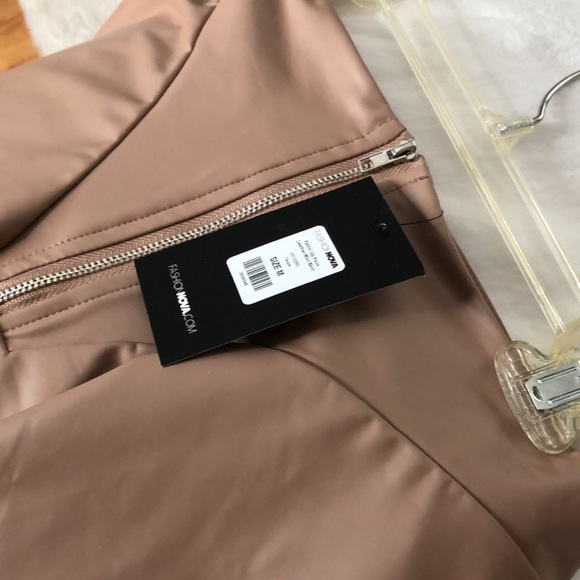 Fashion Nova taupe mini skirt medium - Picture 5 of 5